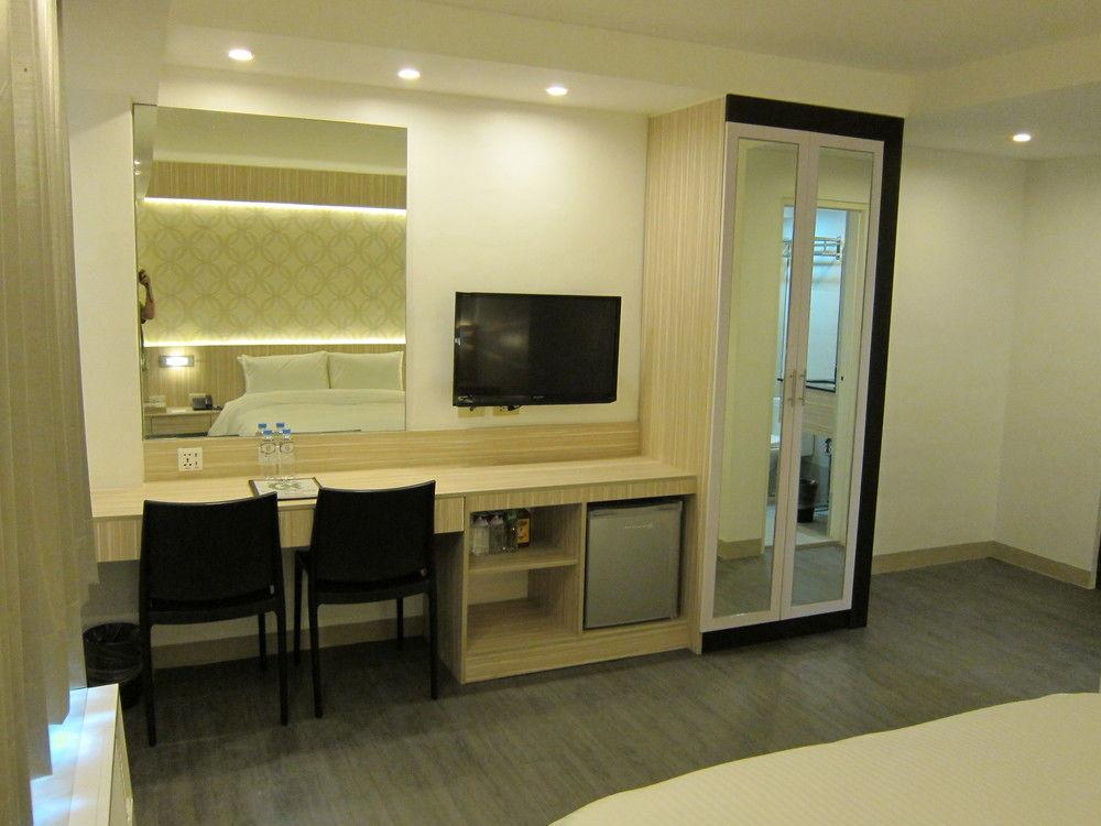 Hotel The Charter House Makati City Exterior foto